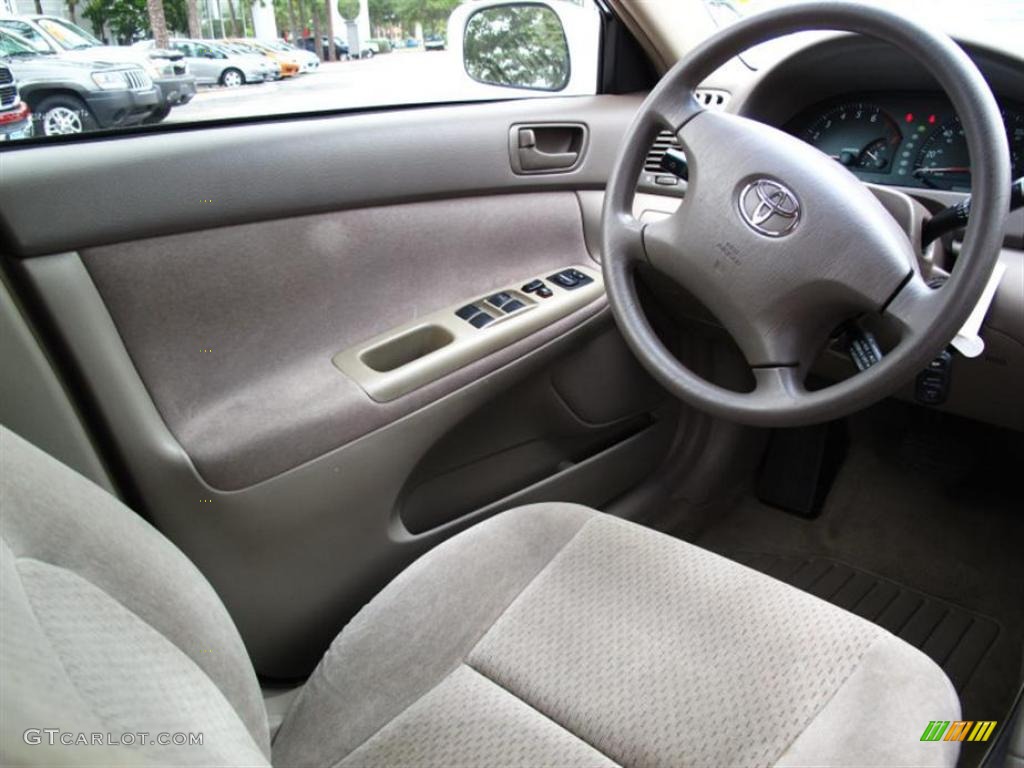 2003 Camry LE - Super White / Stone photo #11