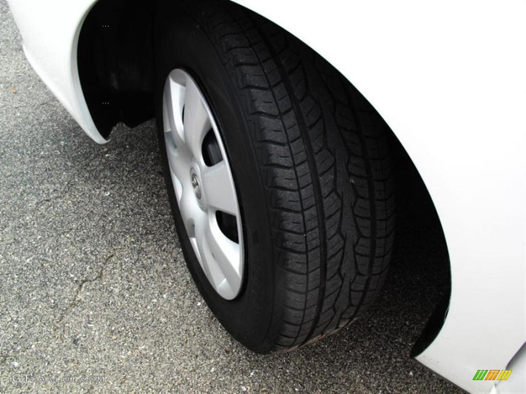 2003 Camry LE - Super White / Stone photo #19