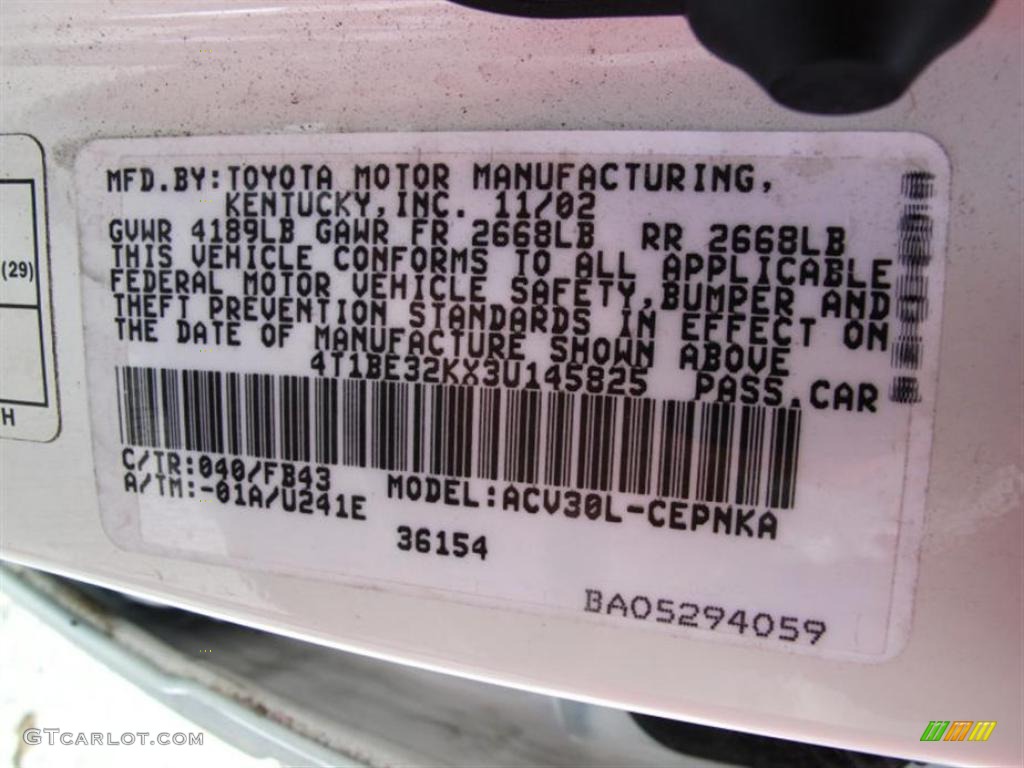 2003 Camry LE - Super White / Stone photo #20