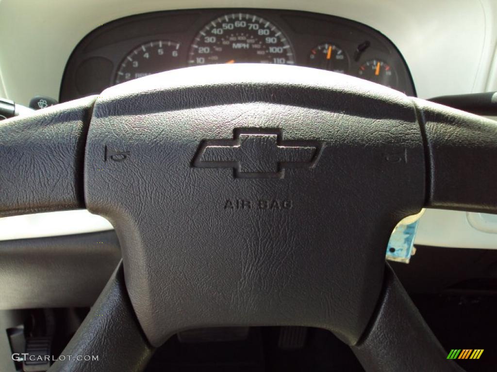 2005 Silverado 1500 Regular Cab - Summit White / Medium Gray photo #19