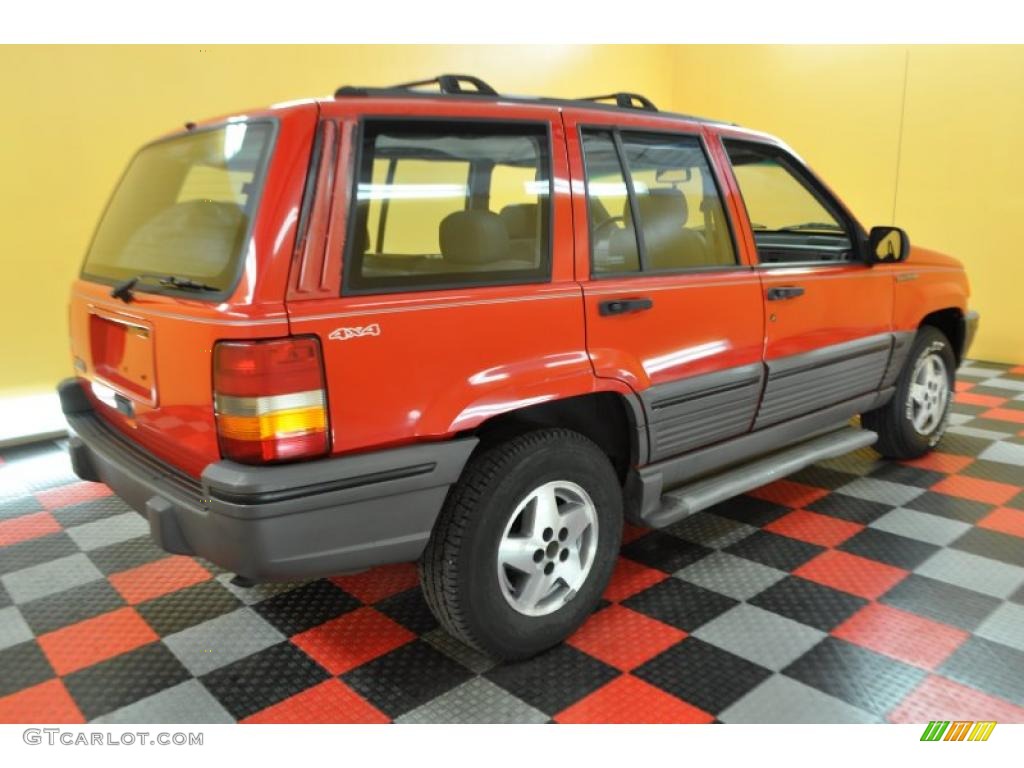 1997 Grand Cherokee Laredo 4x4 - Flame Red / Agate Black photo #6