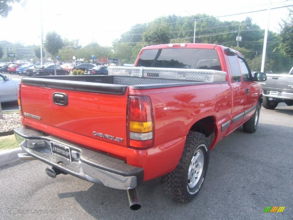 2001 Silverado 1500 LS Extended Cab 4x4 - Victory Red / Graphite photo #6