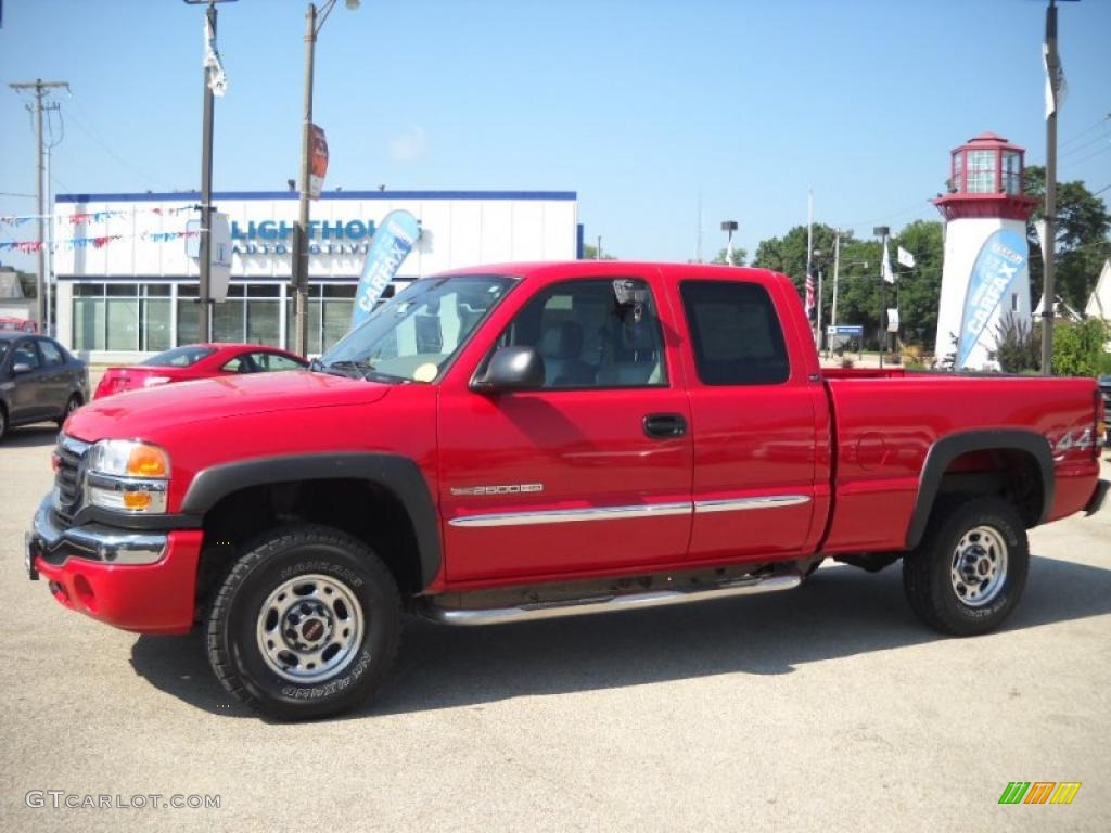 2005 Sierra 2500HD SLE Extended Cab 4x4 - Fire Red / Pewter photo #2