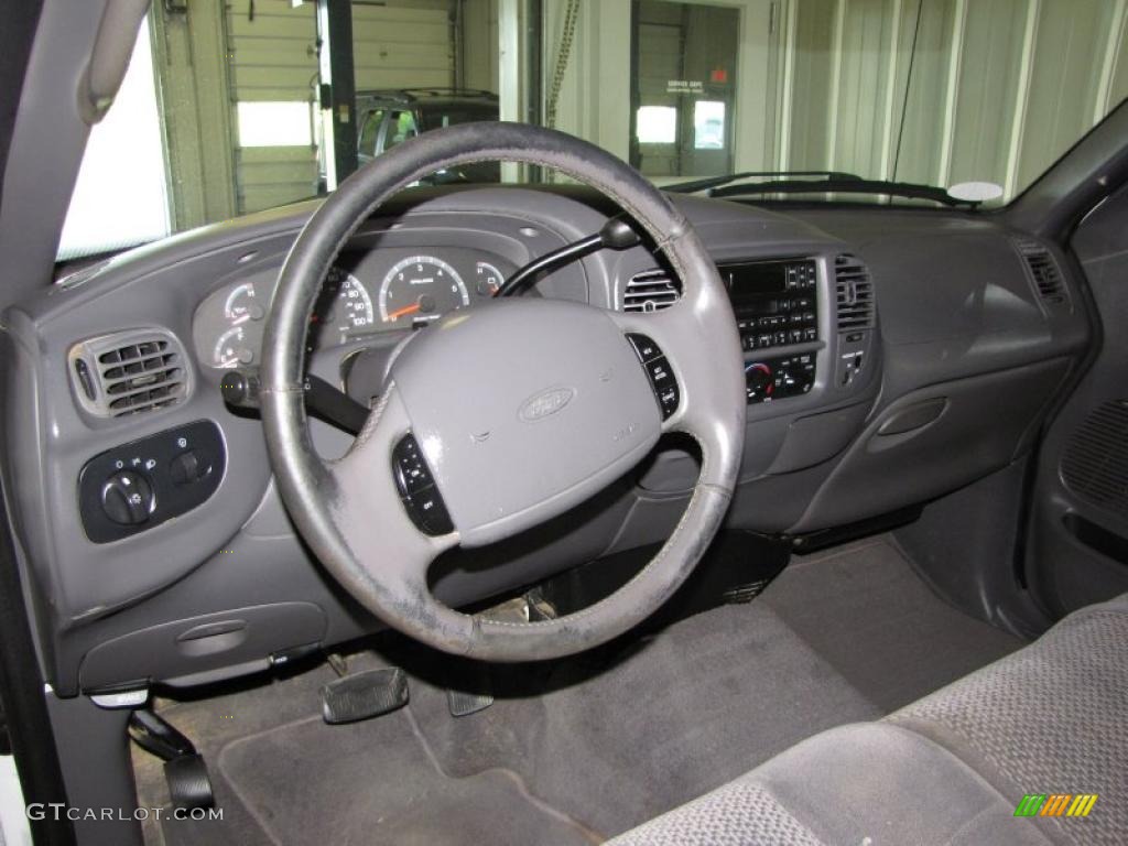 2002 F150 XLT SuperCab - Oxford White / Dark Graphite photo #17