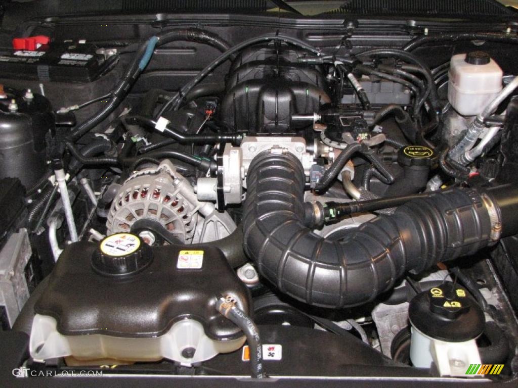 2007 Mustang V6 Premium Coupe - Alloy Metallic / Dark Charcoal photo #22
