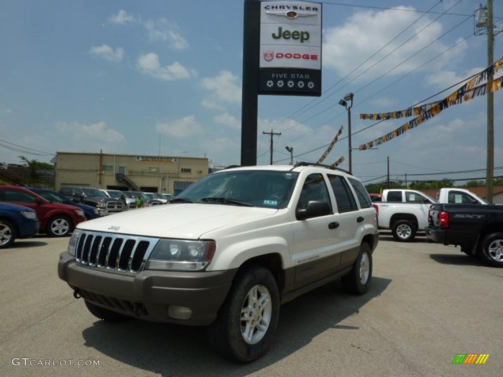 2003 Grand Cherokee Laredo 4x4 - Stone White / Dark Slate Gray photo #1