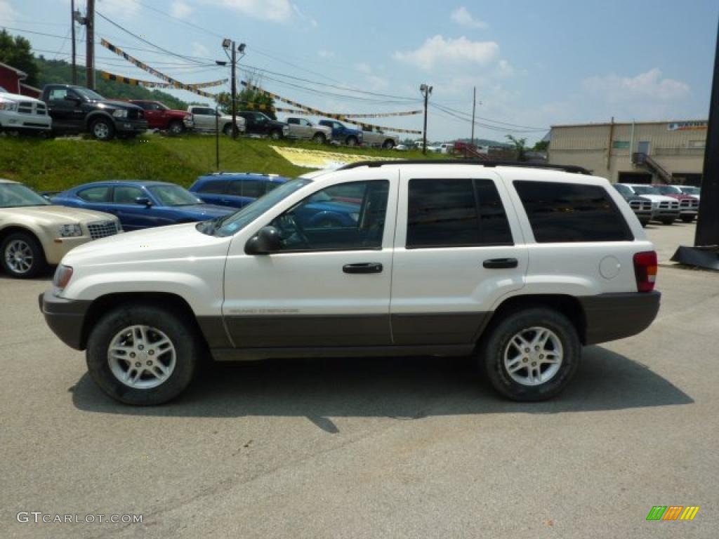 2003 Grand Cherokee Laredo 4x4 - Stone White / Dark Slate Gray photo #2