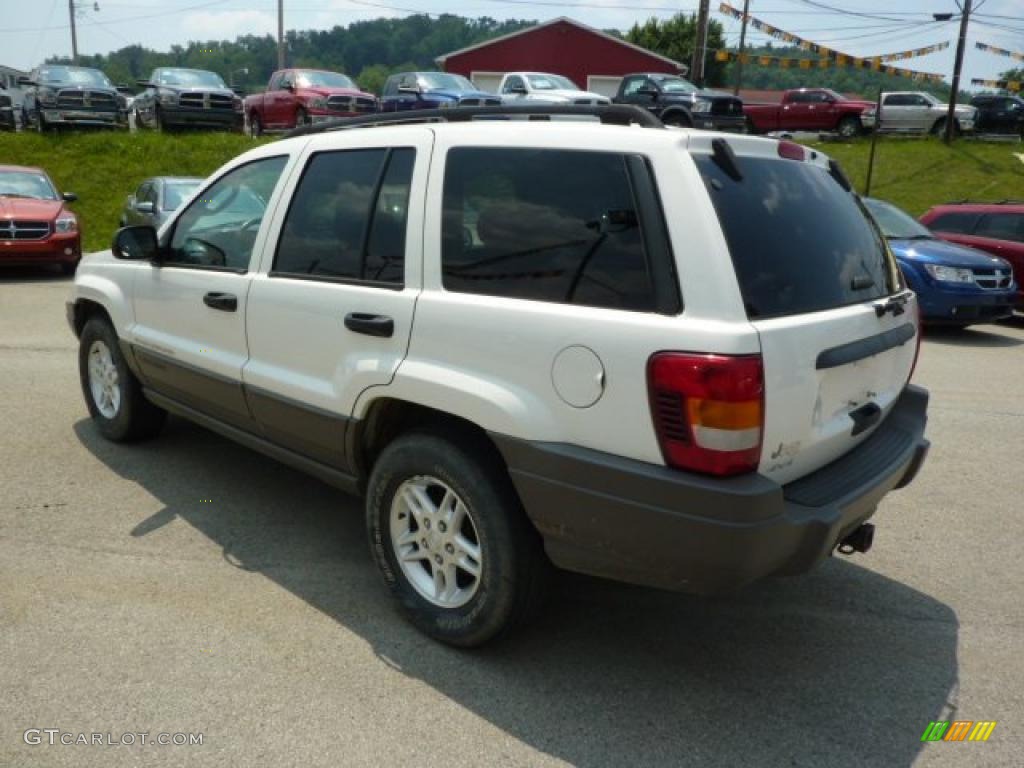 2003 Grand Cherokee Laredo 4x4 - Stone White / Dark Slate Gray photo #3