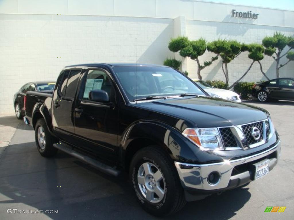 2007 Frontier SE Crew Cab - Super Black / Steel photo #3