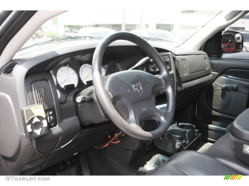 2003 Ram 3500 ST Quad Cab 4x4 - Bright White / Dark Slate Gray photo #17