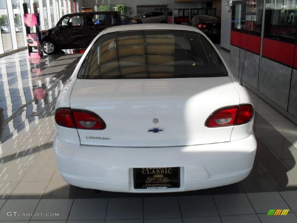 2001 Cavalier LS Sedan - Bright White / Graphite photo #7