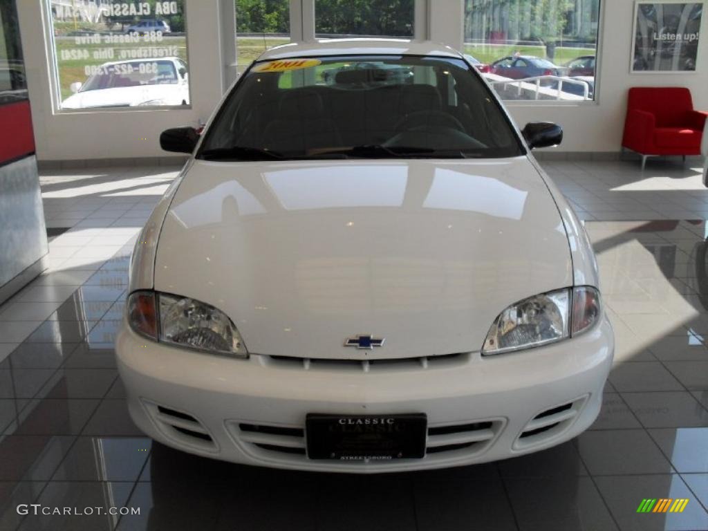 2001 Cavalier LS Sedan - Bright White / Graphite photo #12