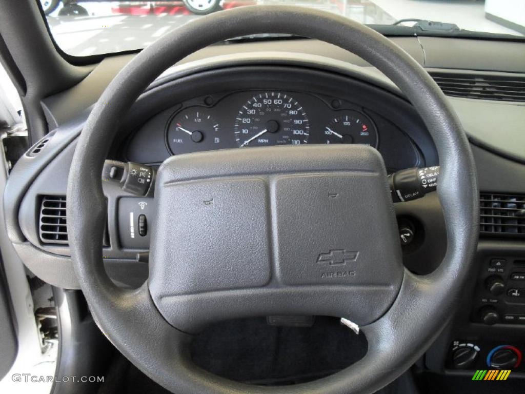 2001 Cavalier LS Sedan - Bright White / Graphite photo #26