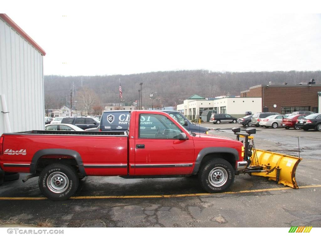 1999 Sierra 2500 SL Regular Cab 4x4 - Fire Red / Graphite photo #4