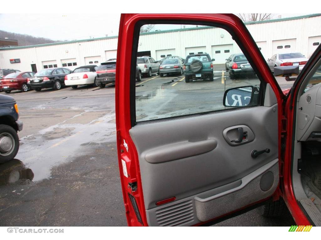 1999 Sierra 2500 SL Regular Cab 4x4 - Fire Red / Graphite photo #8