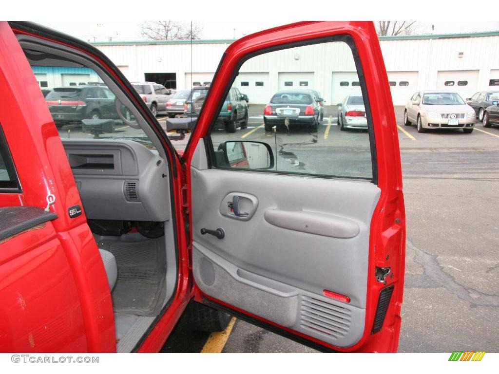 1999 Sierra 2500 SL Regular Cab 4x4 - Fire Red / Graphite photo #9