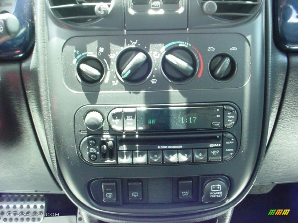 2004 Chrysler PT Cruiser GT Controls Photo #32595640
