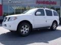 Avalanche White - Pathfinder SE Photo No. 1