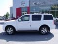 Avalanche White - Pathfinder SE Photo No. 2