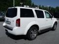 Avalanche White - Pathfinder SE Photo No. 5