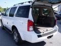 Avalanche White - Pathfinder SE Photo No. 12