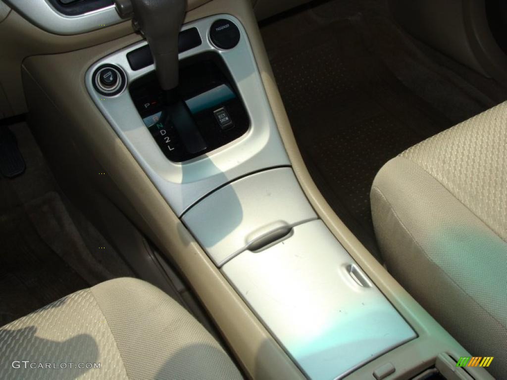 2004 Highlander 4WD - Super White / Ivory photo #26