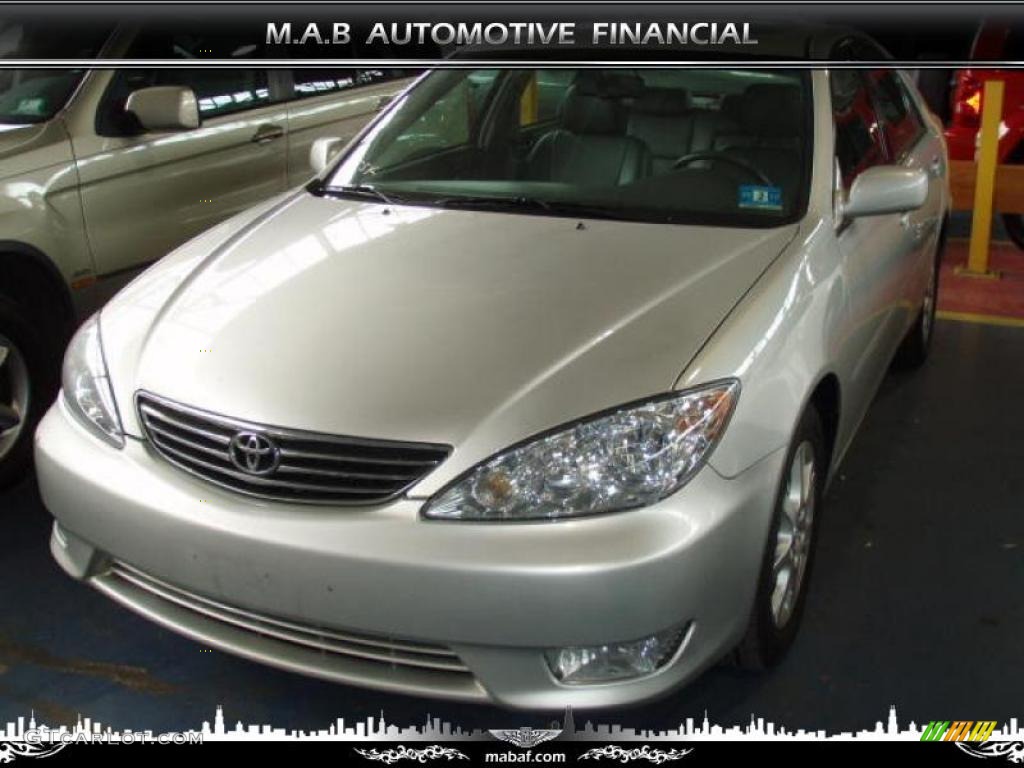 2006 Camry XLE - Lunar Mist Metallic / Stone Gray photo #1