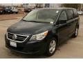 2009 Nocturne Black Metallic Volkswagen Routan SE  photo #4