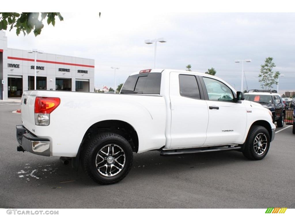 2008 Tundra SR5 Double Cab 4x4 - Super White / Graphite Gray photo #2