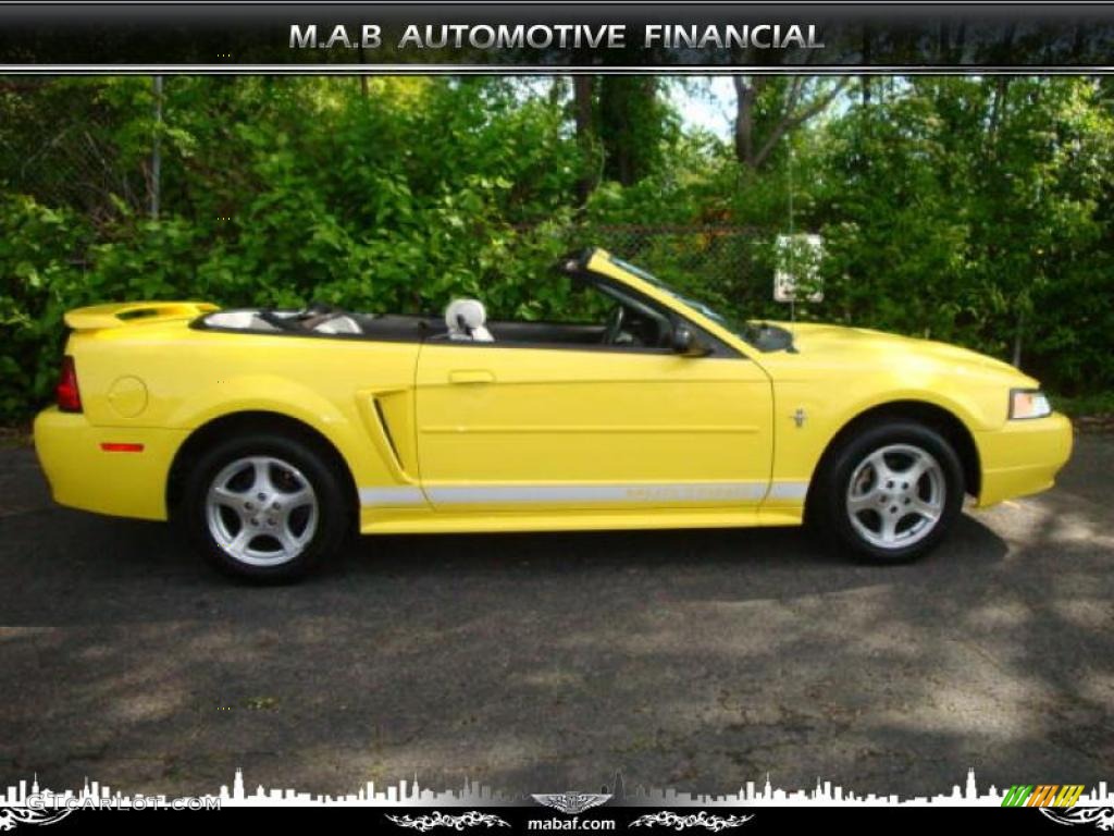 2002 Mustang V6 Convertible - Zinc Yellow / Oxford White photo #7
