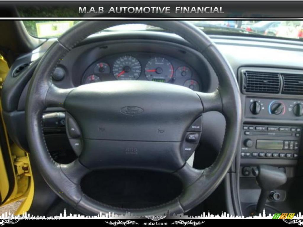 2002 Mustang V6 Convertible - Zinc Yellow / Oxford White photo #12