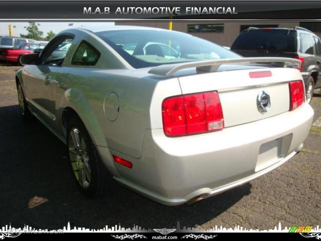 2006 Mustang GT Premium Coupe - Satin Silver Metallic / Light Graphite photo #4