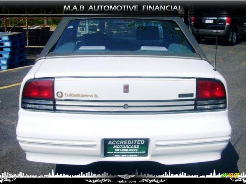 1997 Cutlass Supreme SL Sedan - Bright White / Graphite photo #5