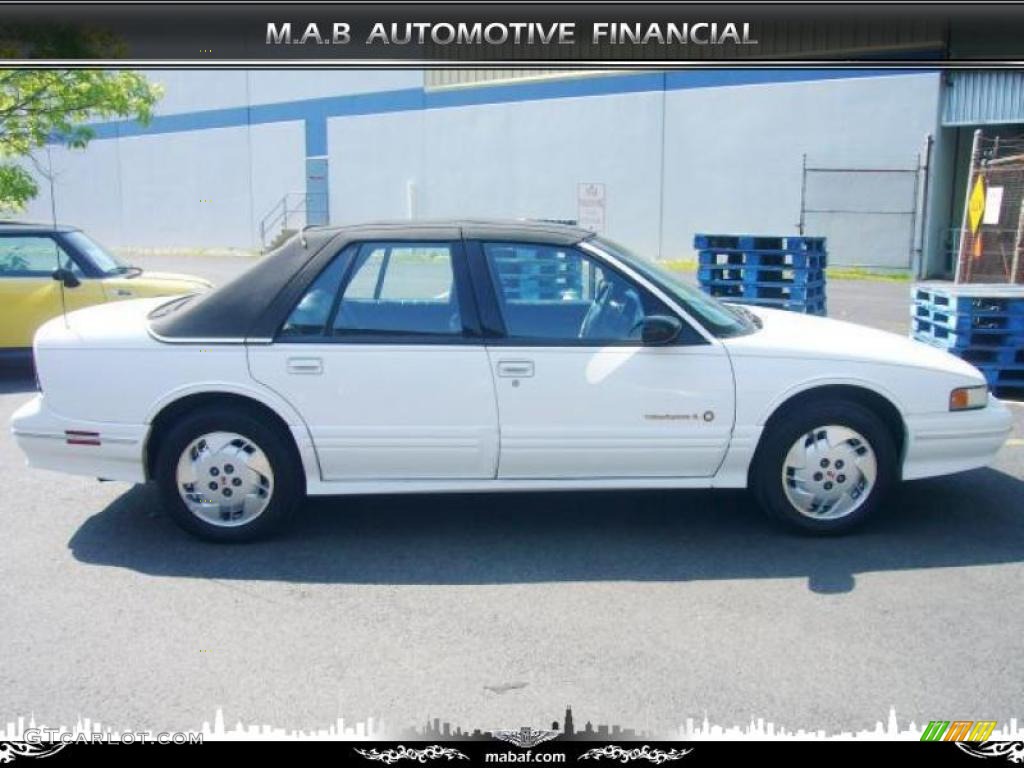 1997 Cutlass Supreme SL Sedan - Bright White / Graphite photo #7