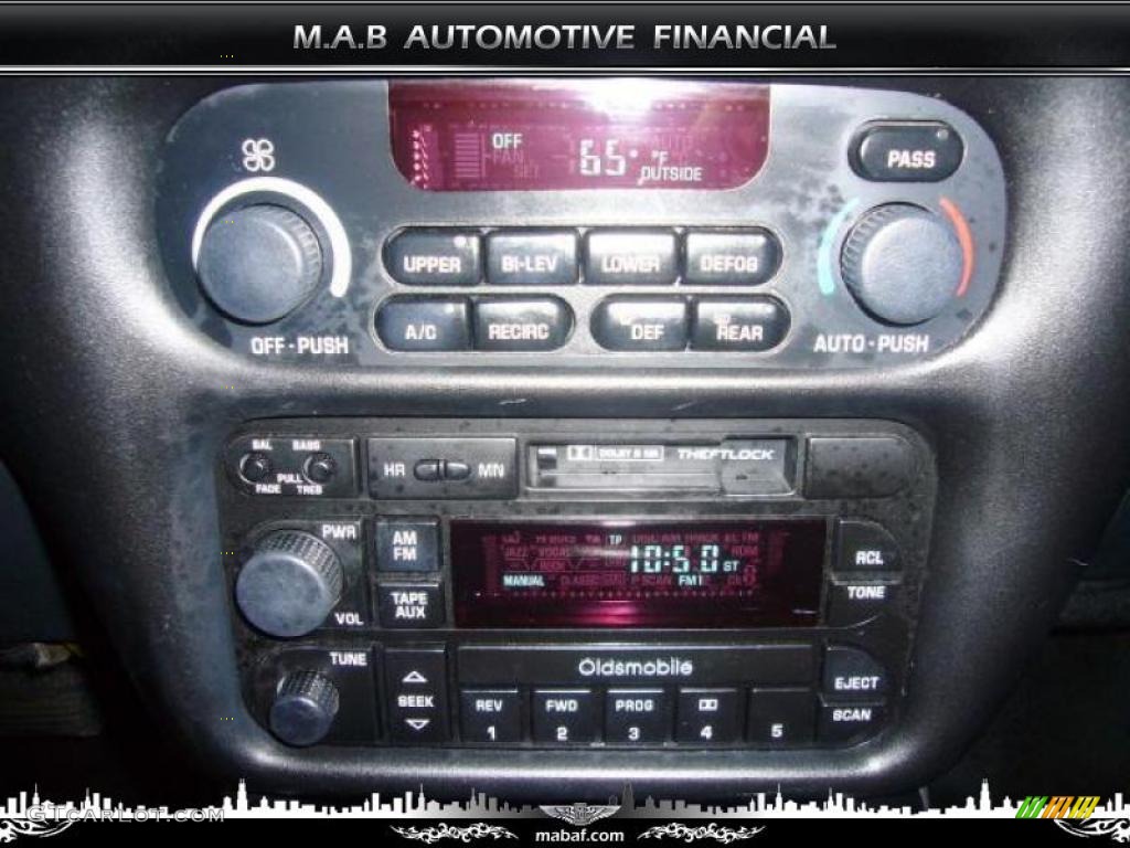 1997 Cutlass Supreme SL Sedan - Bright White / Graphite photo #18