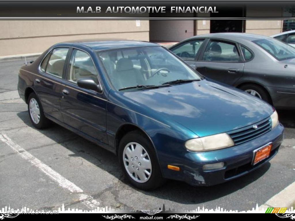 1995 Altima GXE - Blue Emerald / Grey photo #2