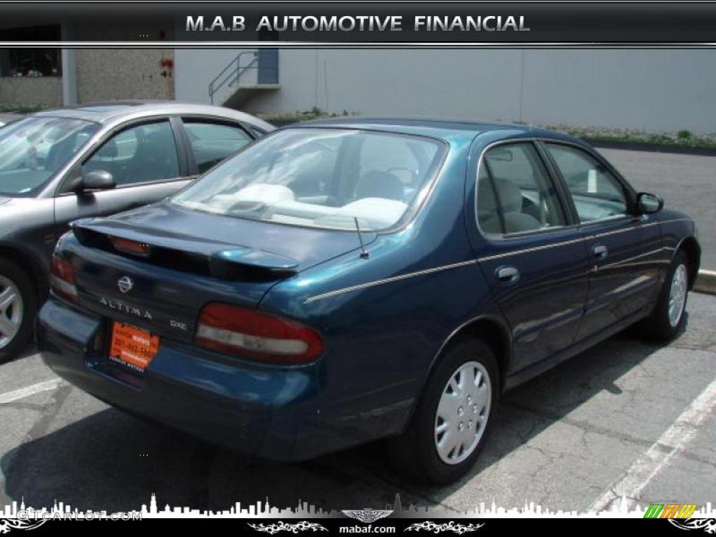 1995 Altima GXE - Blue Emerald / Grey photo #3