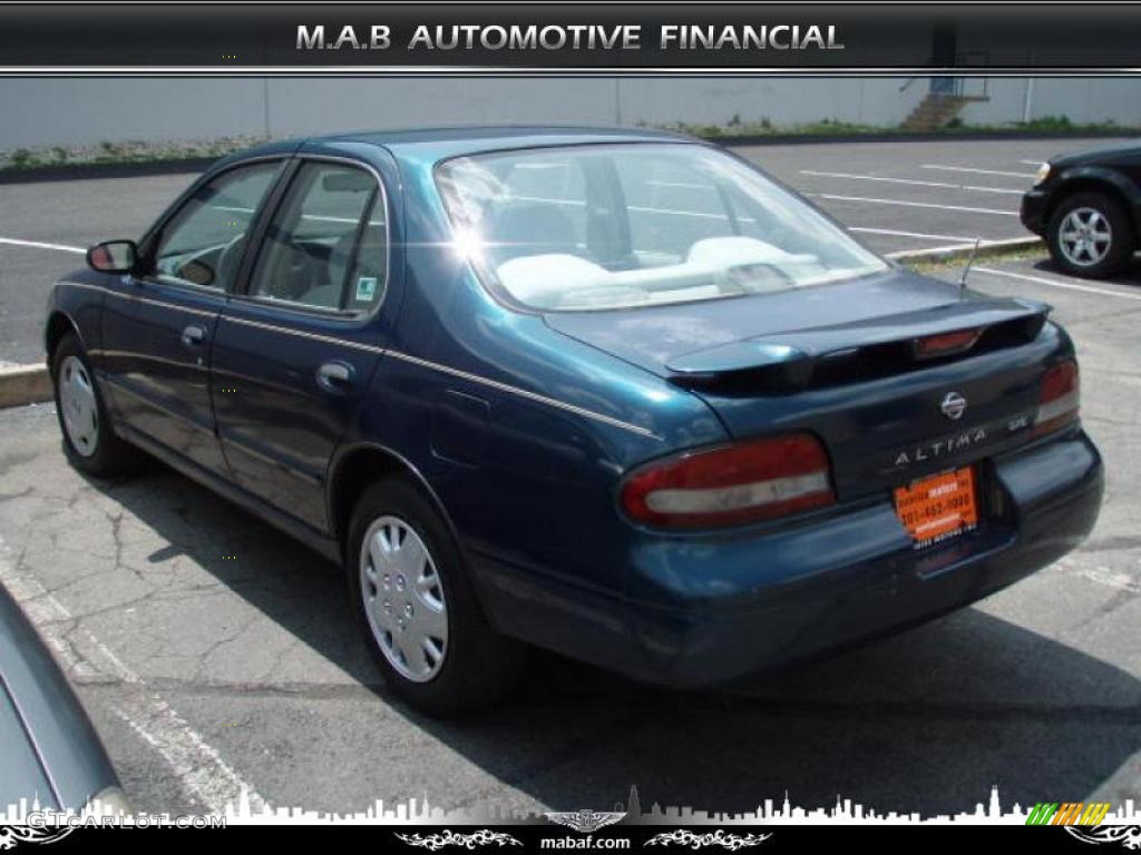 1995 Altima GXE - Blue Emerald / Grey photo #5