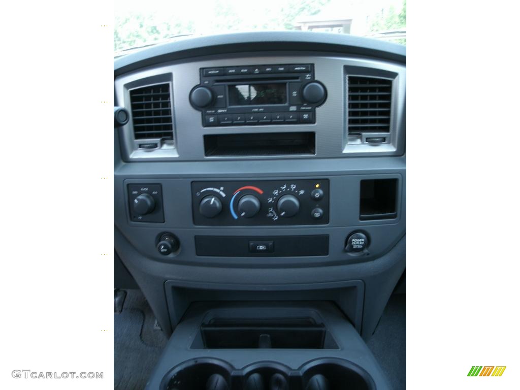 2006 Ram 1500 Sport Quad Cab 4x4 - Black / Medium Slate Gray photo #11