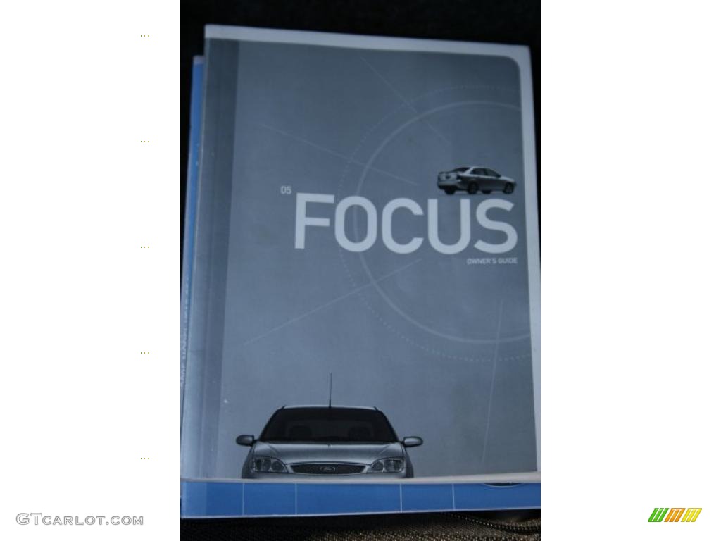 2005 Focus ZX4 SE Sedan - French Blue Metallic / Dark Flint/Light Flint photo #7