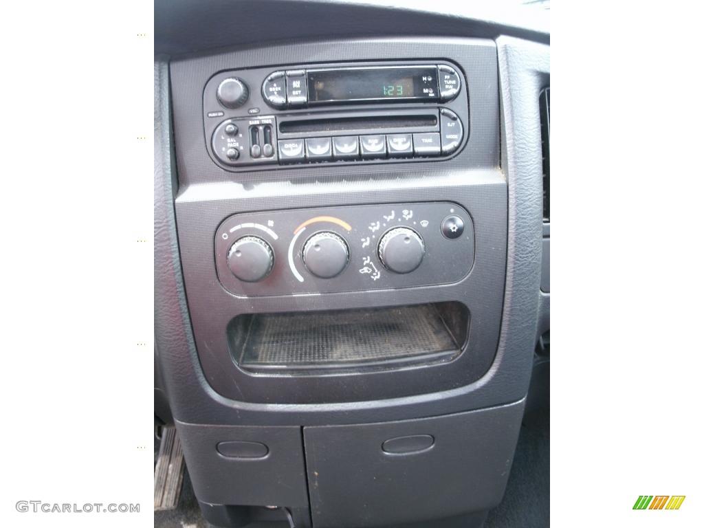 2004 Ram 1500 ST Regular Cab 4x4 - Graphite Metallic / Dark Slate Gray photo #10