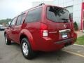 Red Brawn - Pathfinder S 4x4 Photo No. 4