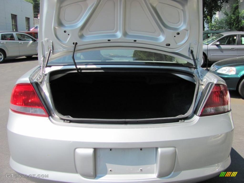 2004 Sebring LX Sedan - Bright Silver Metallic / Taupe photo #6