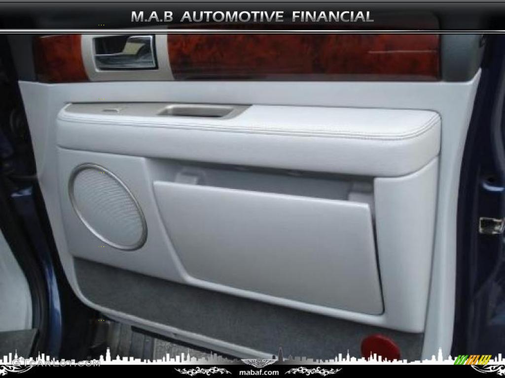 2004 Navigator Luxury 4x4 - True Blue Metallic / Dove Grey photo #11