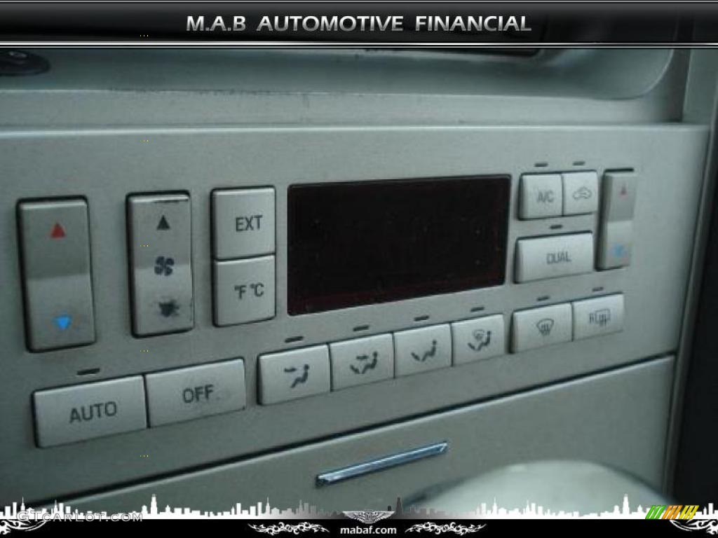 2004 Navigator Luxury 4x4 - True Blue Metallic / Dove Grey photo #23