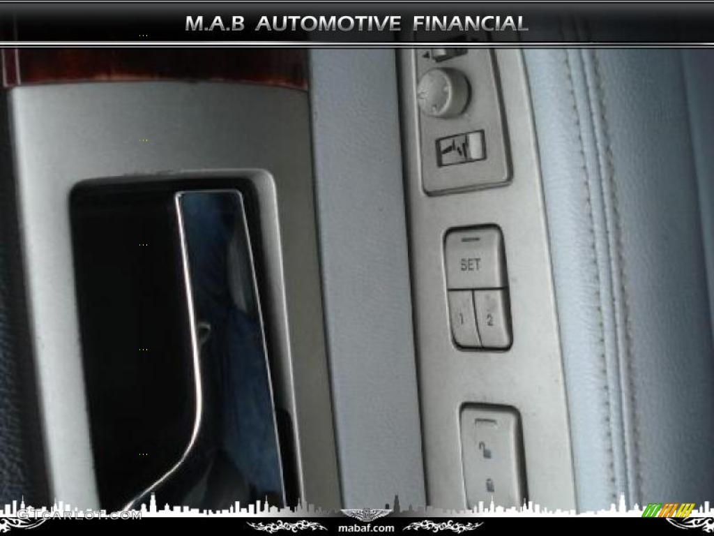 2004 Navigator Luxury 4x4 - True Blue Metallic / Dove Grey photo #28