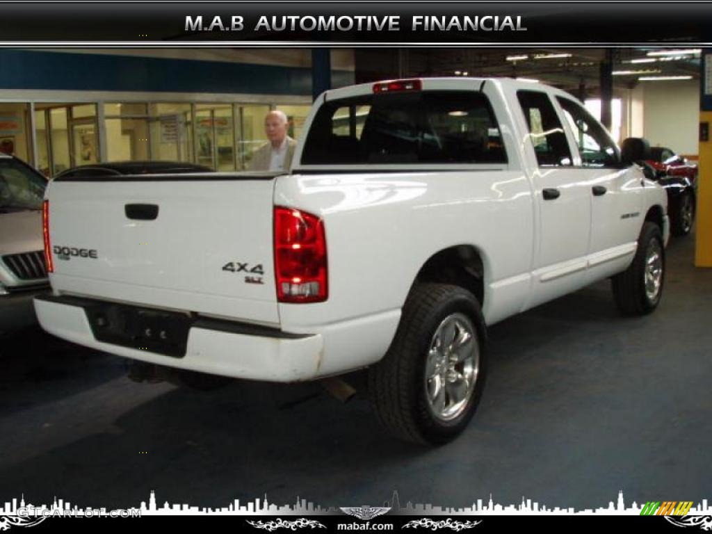 2004 Ram 1500 SLT Quad Cab 4x4 - Bright White / Dark Slate Gray photo #2