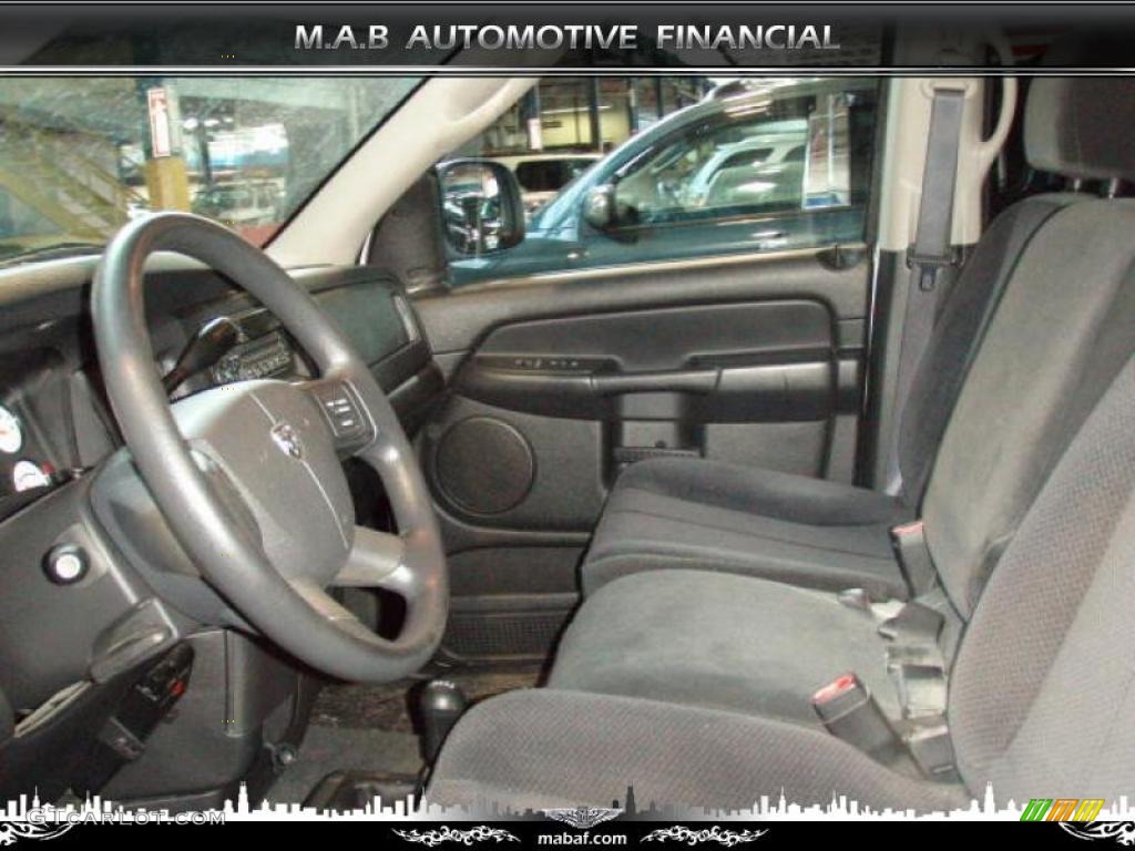 2004 Ram 1500 SLT Quad Cab 4x4 - Bright White / Dark Slate Gray photo #4