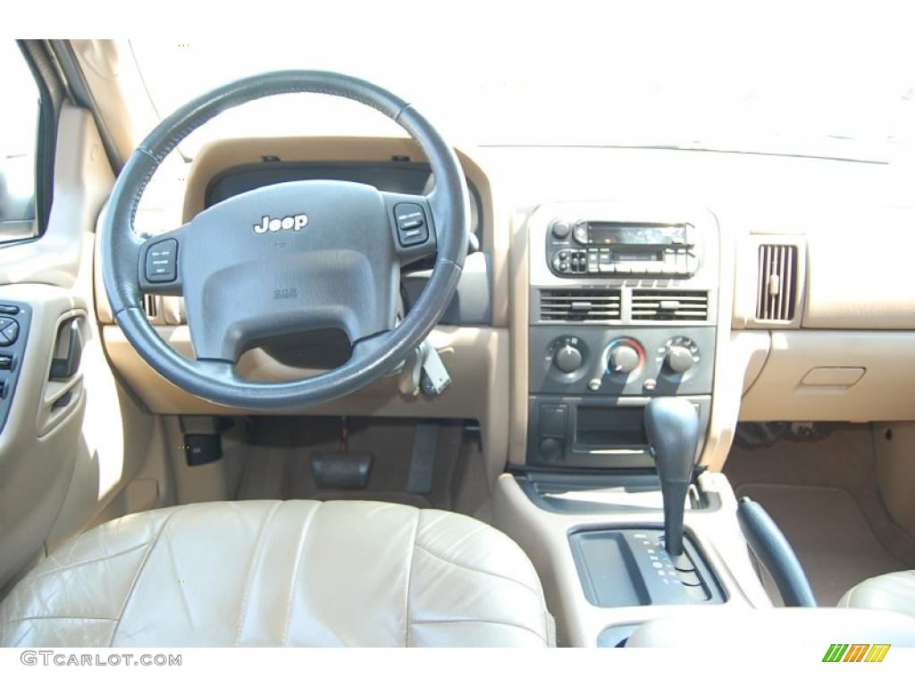 2003 Grand Cherokee Laredo - Light Pewter Metallic / Sandstone photo #3