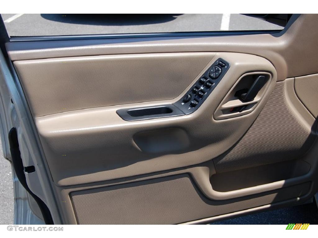 2003 Grand Cherokee Laredo - Light Pewter Metallic / Sandstone photo #7